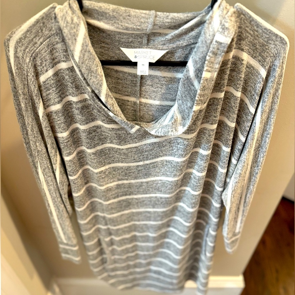Market & Spruce Dolman Sleeve Grey and White Top, XXL